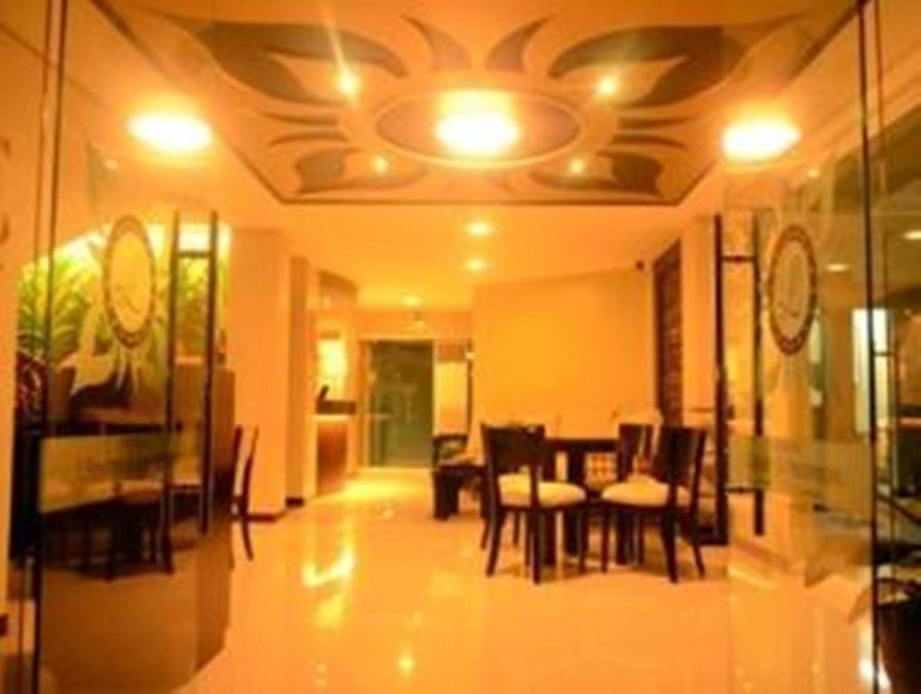 L Square Hotel Tarlac City Exterior photo