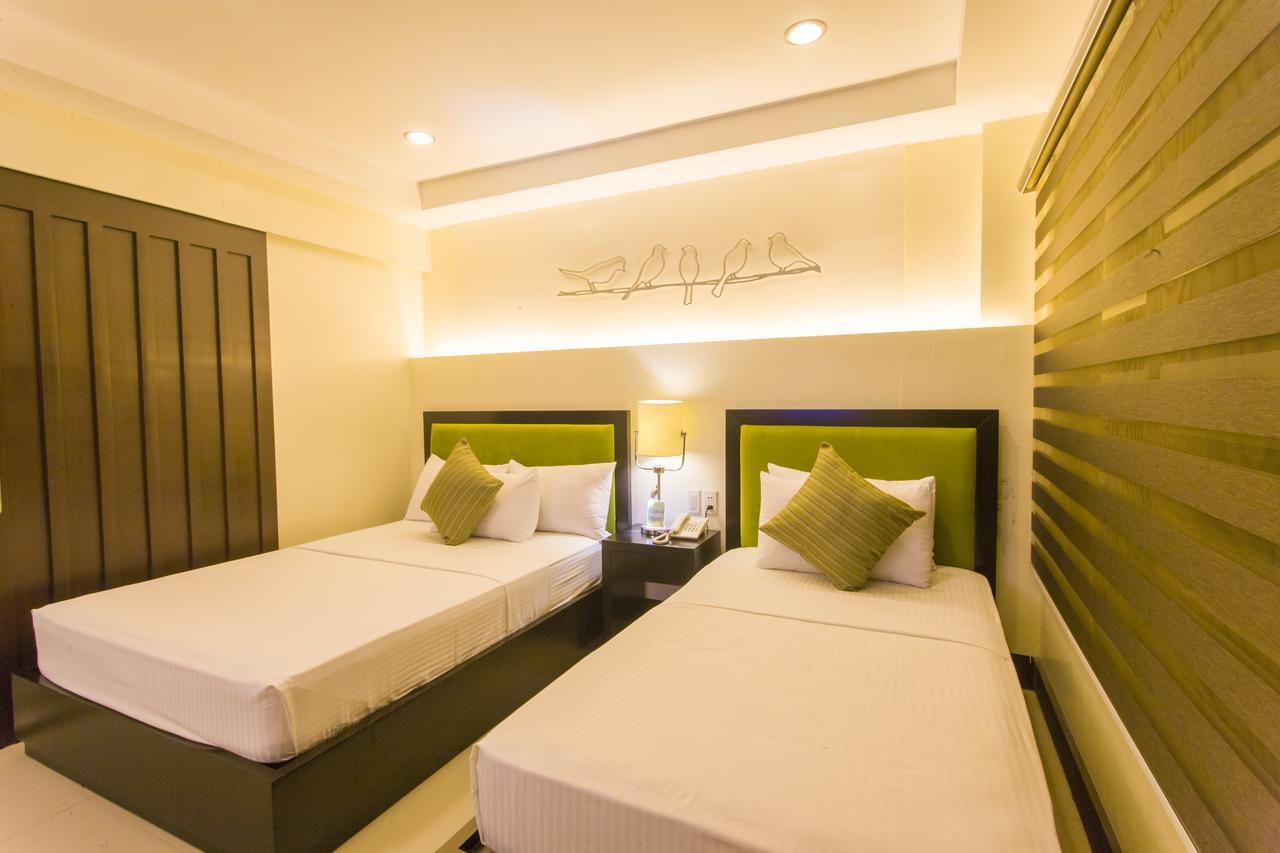 L Square Hotel Tarlac City Exterior photo