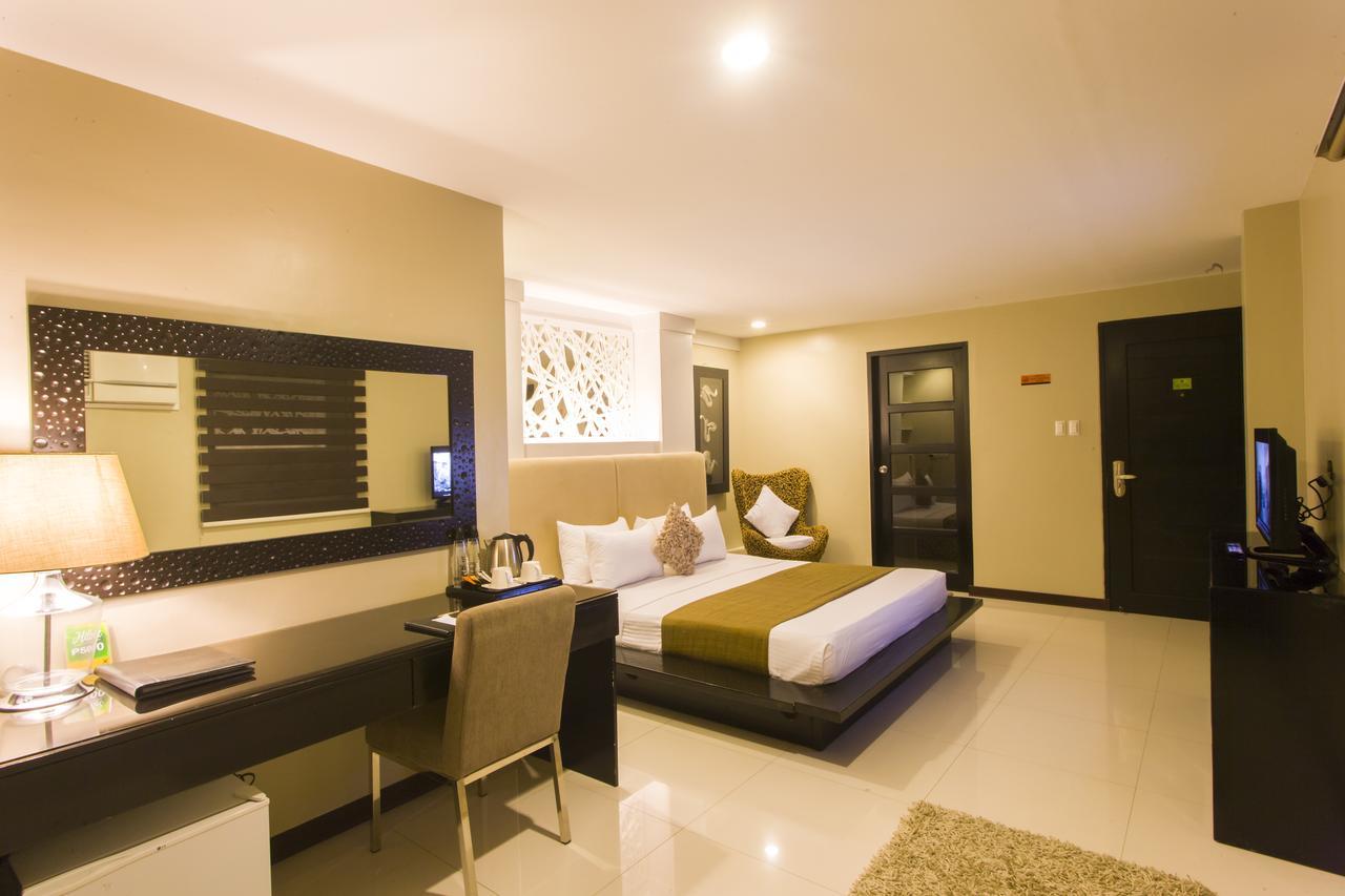 L Square Hotel Tarlac City Exterior photo